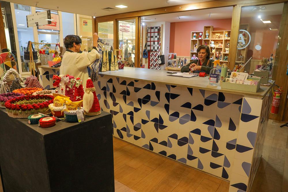 Lojas Artesanato de Brasília oferecem presentes de Natal criativos e com a cara do Quadradinho